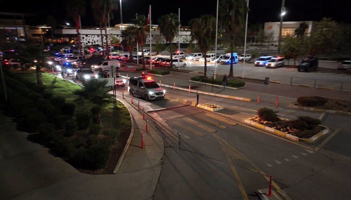 adanada baygaralar operasyonu 106 supheli gozaltina alindi kCMOa83r.jpg