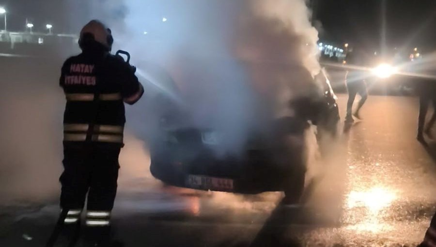 antakyada otomobil alev alev yandi z4XneEhI.jpg