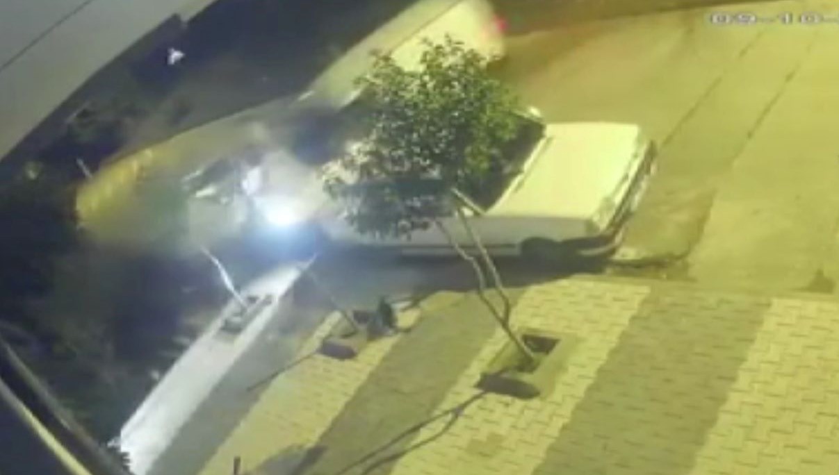 arnavutkoyde faciadan donuldu freni patlayan arac cocuklarin arasina daldi qMM4Nw8y