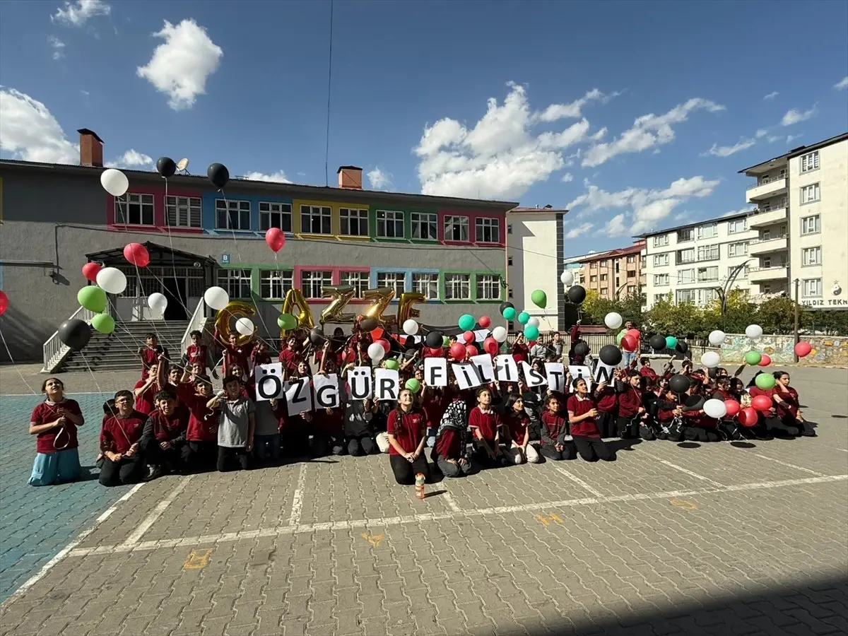 musta filistine destek icin balon birakildi M6HZ2raO