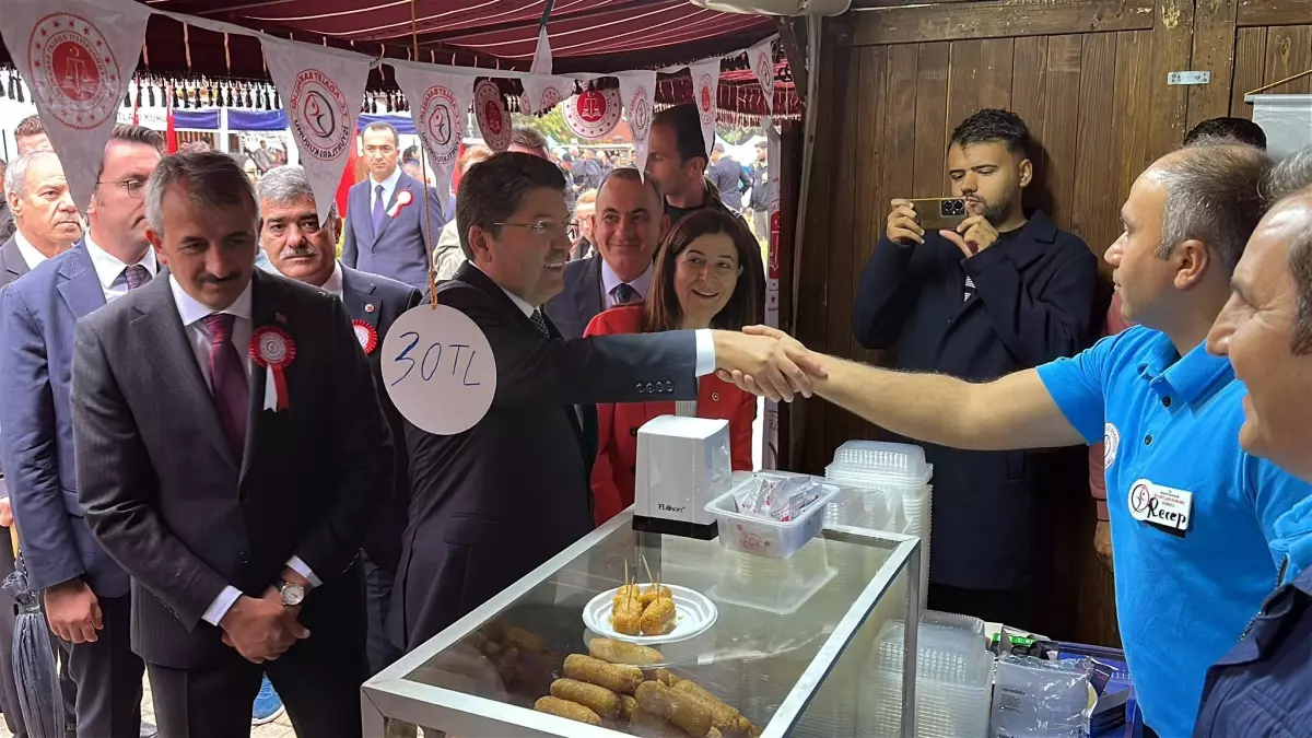 turkiyeden gazzedeki alikonulan aktivistlere cagri Jpns6q43